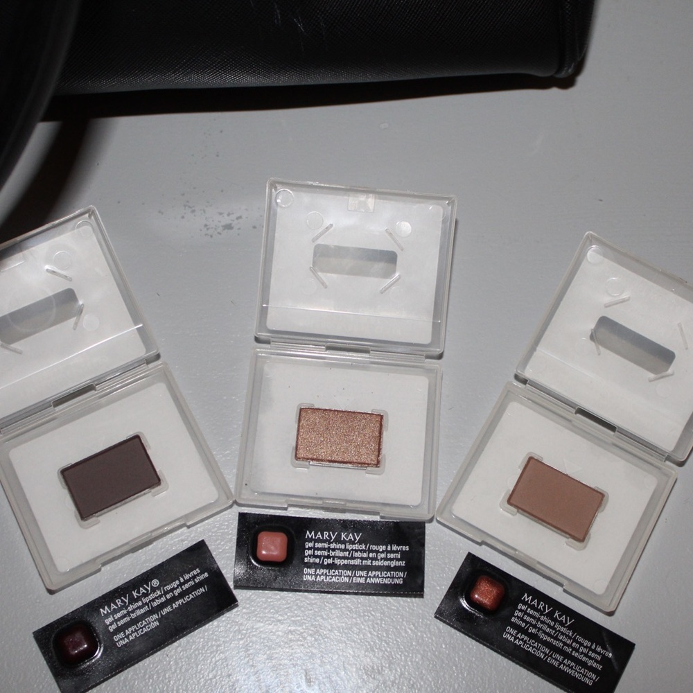 Mary Kay Bundle - Picture 3 of 4